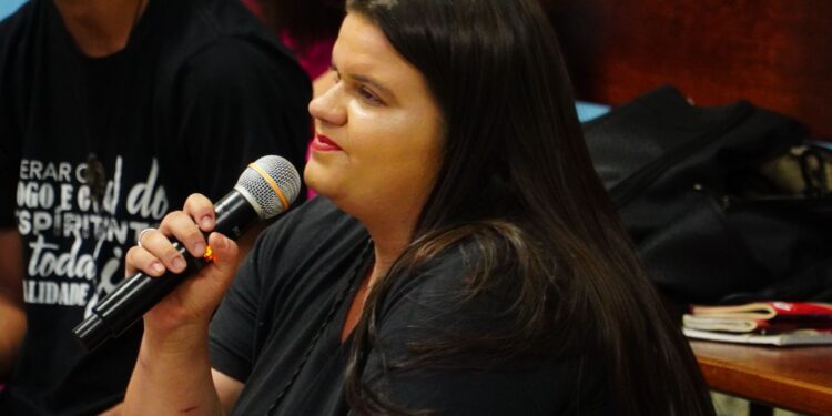 Campanha solidária busca ajuda para jovem formiguense diagnosticada com neuralgia occipital