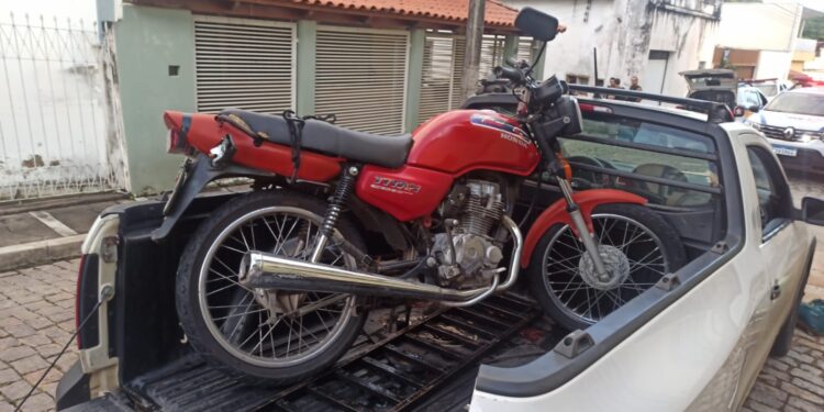 Formiga: Polícia Militar apreende drogas e prende suspeito no bairro Sagrado Coração de Jesus