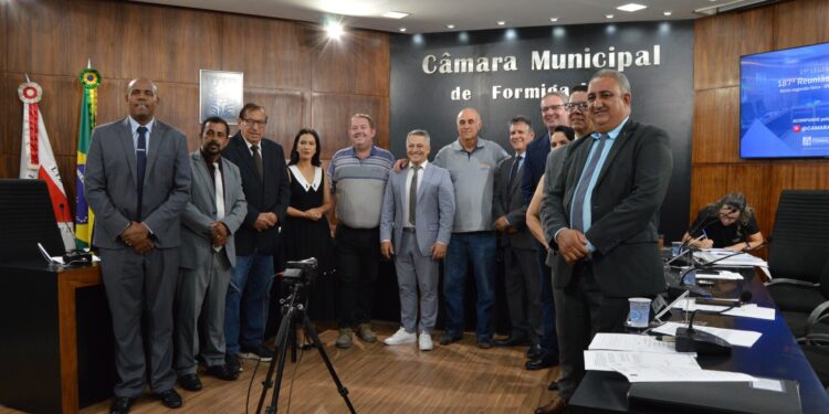 187ª Reunião Ordinária da Câmara de Formiga debate projetos essenciais e entrega Comenda de Valorização da Cultura Negra