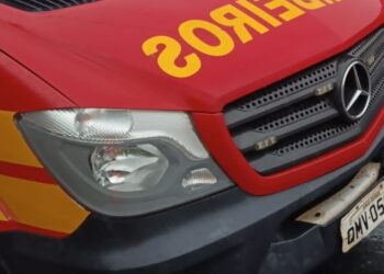 Mulher e bebê sofrem queda de cerca de três  metros de altura no bairro Jardim das Acácias