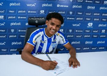 Atleta formiguense assina contrato profissional com o Avaí aos 16 anos