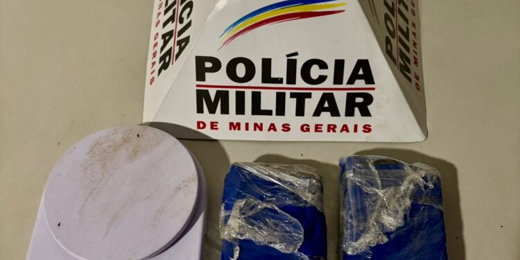 Polícia Militar apreende drogas em operação na comunidade de Padre Doutor