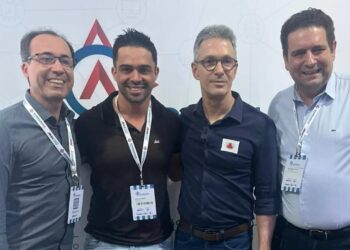 Prefeito de Córrego Fundo participa de evento da AMM e se encontra com o governador Zema