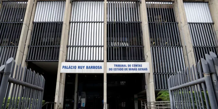 MPC investiga servidor com cargo em 6 prefeituras, incluindo Córrego Fundo, Arcos e Pains