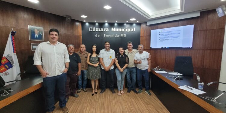 Câmara Municipal de Formiga realiza ensaio para posse da 20ª Legislatura e do Prefeito Eleito