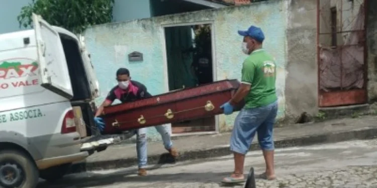 Família se recusa a enterrar mulher em Minas por crer que ela era ‘noiva de Jesus’