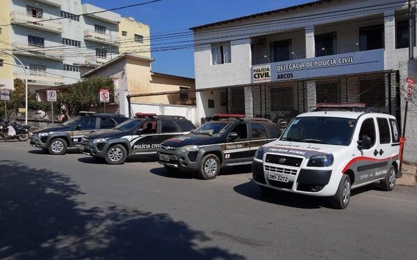 Polícia Civil prende homem por descumprimento de medida protetiva em Arcos