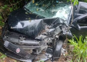Motorista embriagado bate de frente com outro carro e uma vítima fica em estado grave