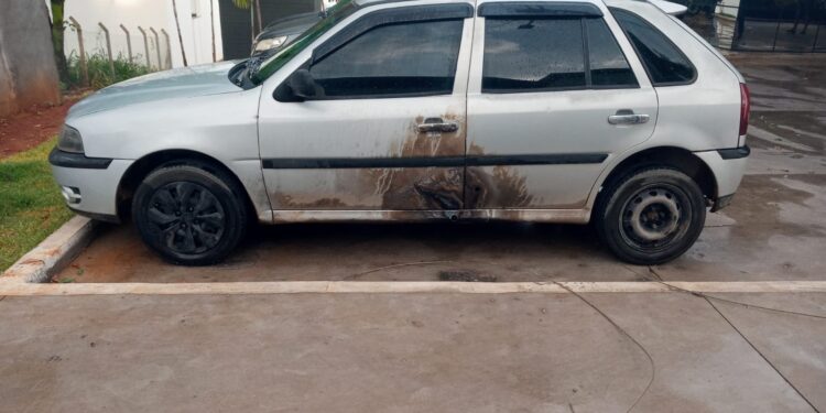 Arcos: fio de alta tensão se rompe durante chuva na Avenida Magalhães Pinto