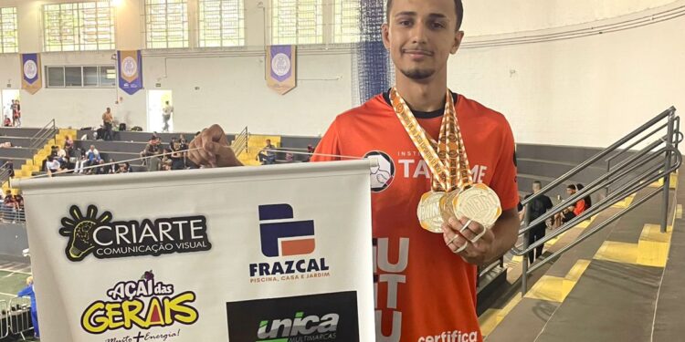 João Lucas Silva brilha no Campeonato Mineiro de Jiu-Jitsu e conquista 3 medalhas para o Tatame do Bem