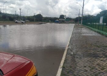 Fortes chuvas causam alagamentos e outros transtornos  em Formiga