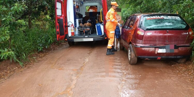 Colisão entre automóveis é registrada na estrada do Distrito de Albertos