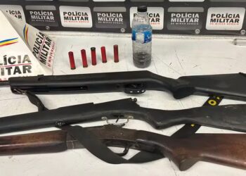 Mulher é agredida com pá pelo marido após pedi-lo para baixar volume de som em Divinópolis
