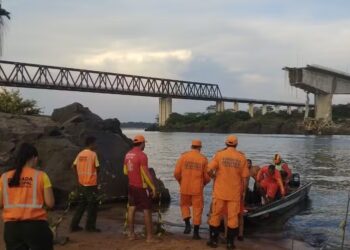 Sobe para 12 o número de desaparecidos após ponte entre Maranhão e Tocantins desabar; buscas serão retomadas