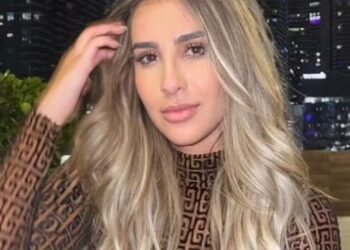 Influenciadora indiciada por ameaças, extorsão e injúria racial pela internet é presa em MG