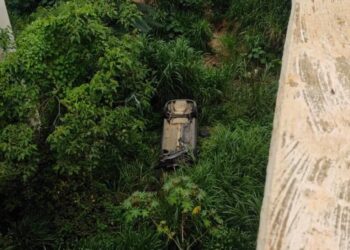 Região: Padre sobrevive a queda de carro em ponte com cerca de 20 metros de altura