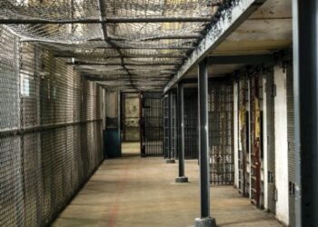 Policiais penais são denunciados por torturar presos em MG, causando ‘intenso sofrimento’