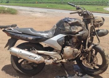Motociclista morre após colisão com carreta na MG-050, em Itaúna