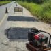 Operação Tapa-buracos é realizada em estrada de acesso à Papagaios