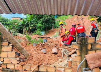 Deslizamentos após chuva em Ipatinga e Santana do Paraíso deixam 11 mortos