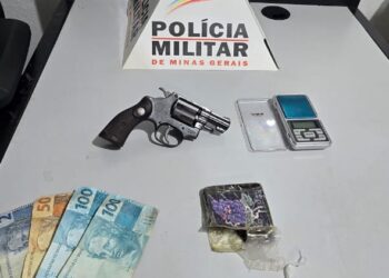 Arcos: Polícia Militar prende dupla por tráfico de drogas e posse ilegal de arma