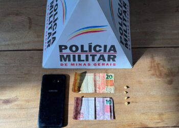 Bambuí: PM prende dois em ação contra o tráfico de drogas