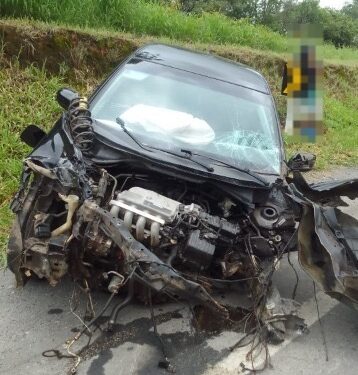 Acidente entre carro e caminhão é registrada em Formiga