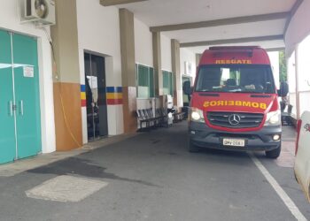 Corpo de Bombeiros socorre ciclista após queda no Centro de Formiga