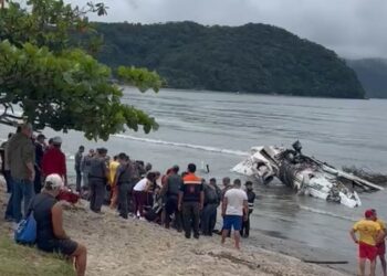 Formiguense presencia queda de avião em Ubatuba durante férias com a família