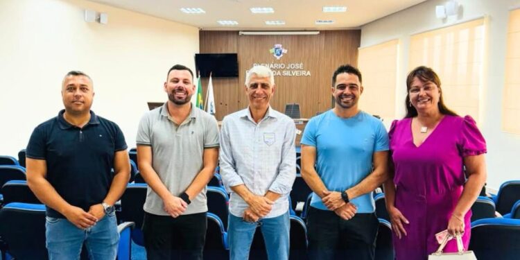 Danilo Campos recebe visita do prefeito e vice de Formiga