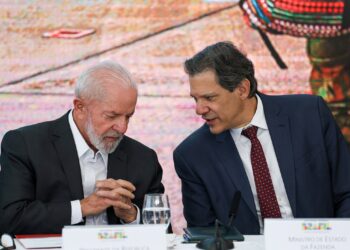 Pix: governo Lula recua e revogará norma da Receita sobre movimentação financeira