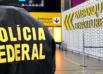 Brasileiros são presos no aeroporto de Guarulhos com 100 cápsulas de cocaína no estômago