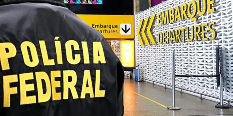 Brasileiros são presos no aeroporto de Guarulhos com 100 cápsulas de cocaína no estômago