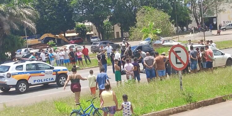 Jovem é assassinado a tiros no meio da rua em Moema