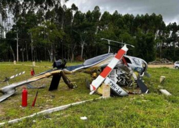 Helicóptero cai com 5 pessoas a bordo em Santa Catarina