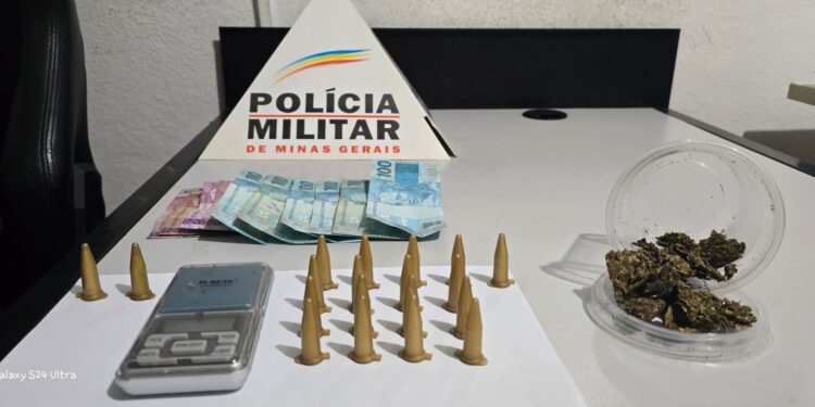 Arcos: Polícia Militar apreende drogas e prende suspeito no bairro Nossa Senhora Aparecida