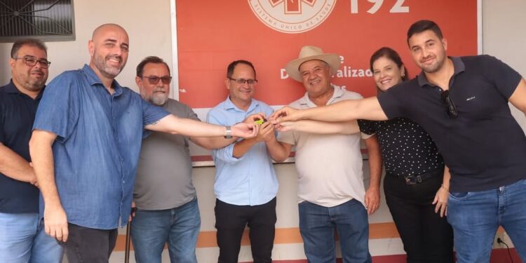 Pains recebe nova ambulância para o Samu e garante mais agilidade nos atendimentos