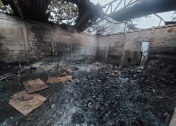 Incêndio destrói estoque de caixas de papelão em Japaraíba