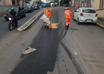 Bombeiros intervêm em derramamento de óleo e garantem segurança no trânsito em Formiga