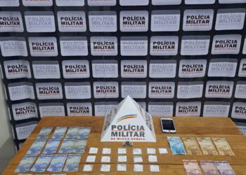 Menor é apreendido pela Polícia Militar por tráfico de drogas em Medeiros