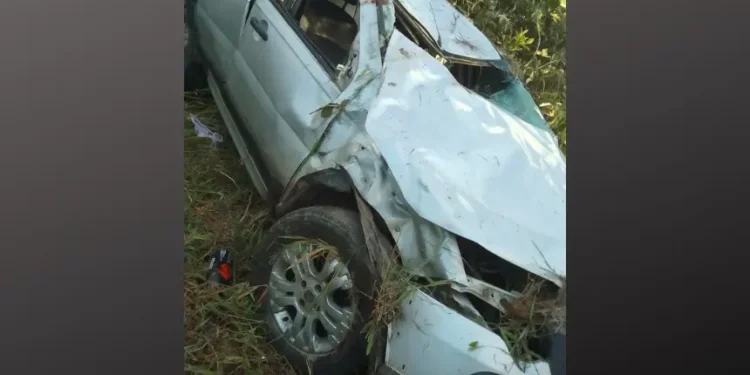 Lagoa da Prata: capotamento na MG-164 deixa três feridos