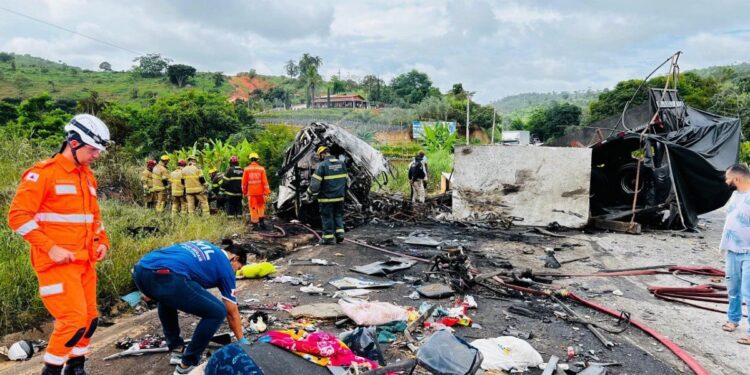 PCMG muda número de vítimas no acidente da BR-116; perícia do acidente terá uso de scanner 3D