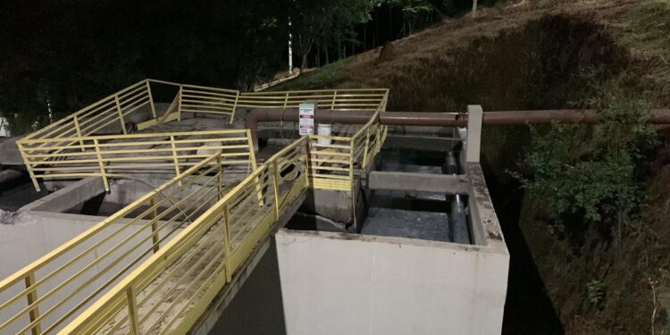 Operário da Copasa morre após cair em reservatório de dejetos durante explosão em Minas