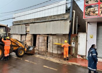 Marquise desaba em obra e mata operário em Minas Gerais