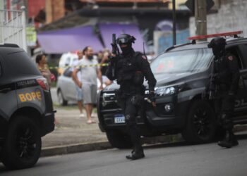 Bope utiliza arma de choque e imobiliza sequestrador que tentou se enforcar; entenda