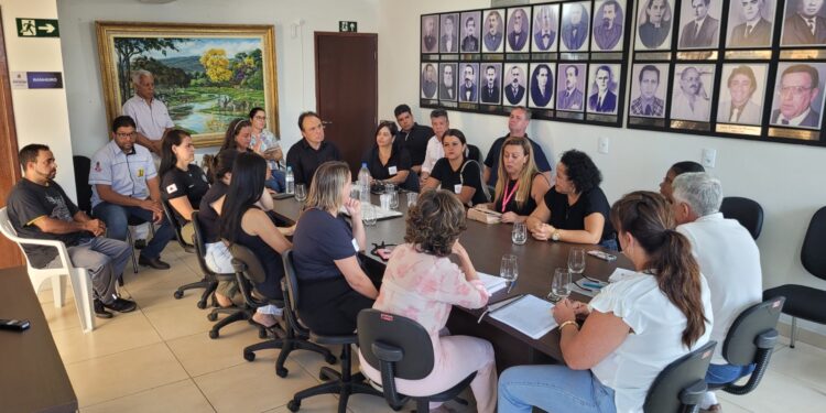 Vereadores discutem educação inclusiva em reunião com o Prefeito e Secretária de Educação