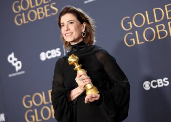 Fernanda Torres vence Globo de Ouro de Melhor Atriz em Filme de Drama