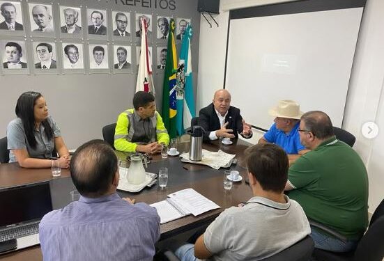 Pains: Prefeito Itamar da Tamafe recebe representantes da empresa Lhoist e discute novos projetos para o município