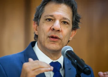 Ministro da Fazenda publica vídeo para desmentir taxação do Pix após repercussão nas redes sociais