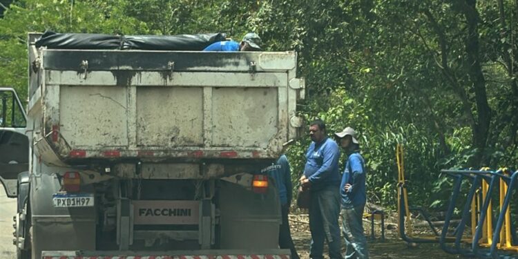 Prefeitura de Córrego Fundo intensifica Operação Tapa-buracos para recuperação das vias urbanas